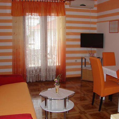 Apartmens Spiko 2 Hotel ฮวาร์ ภายนอก รูปภาพ