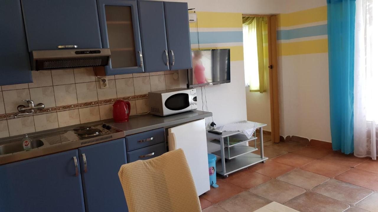 Apartmens Spiko 2 Hotel ฮวาร์ ภายนอก รูปภาพ