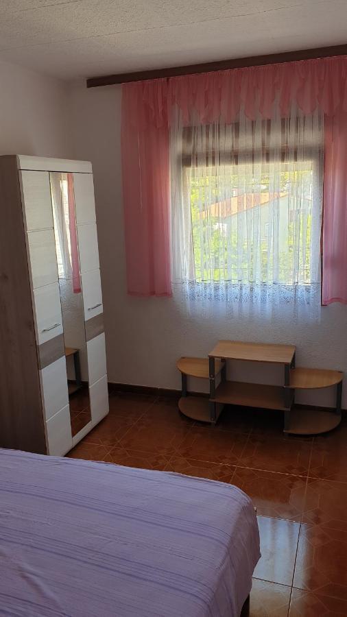 Apartmens Spiko 2 Hotel ฮวาร์ ภายนอก รูปภาพ