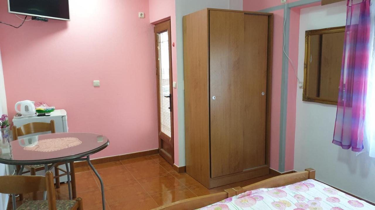 Apartmens Spiko 2 Hotel ฮวาร์ ภายนอก รูปภาพ