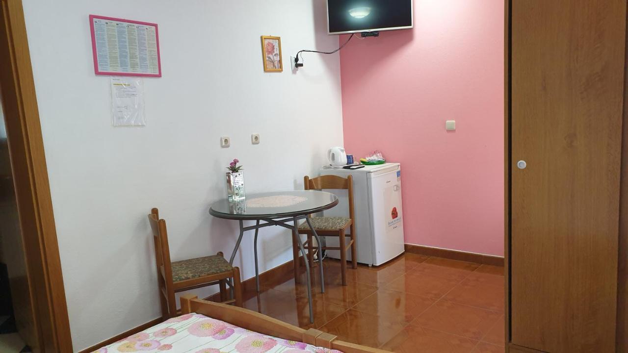 Apartmens Spiko 2 Hotel ฮวาร์ ภายนอก รูปภาพ