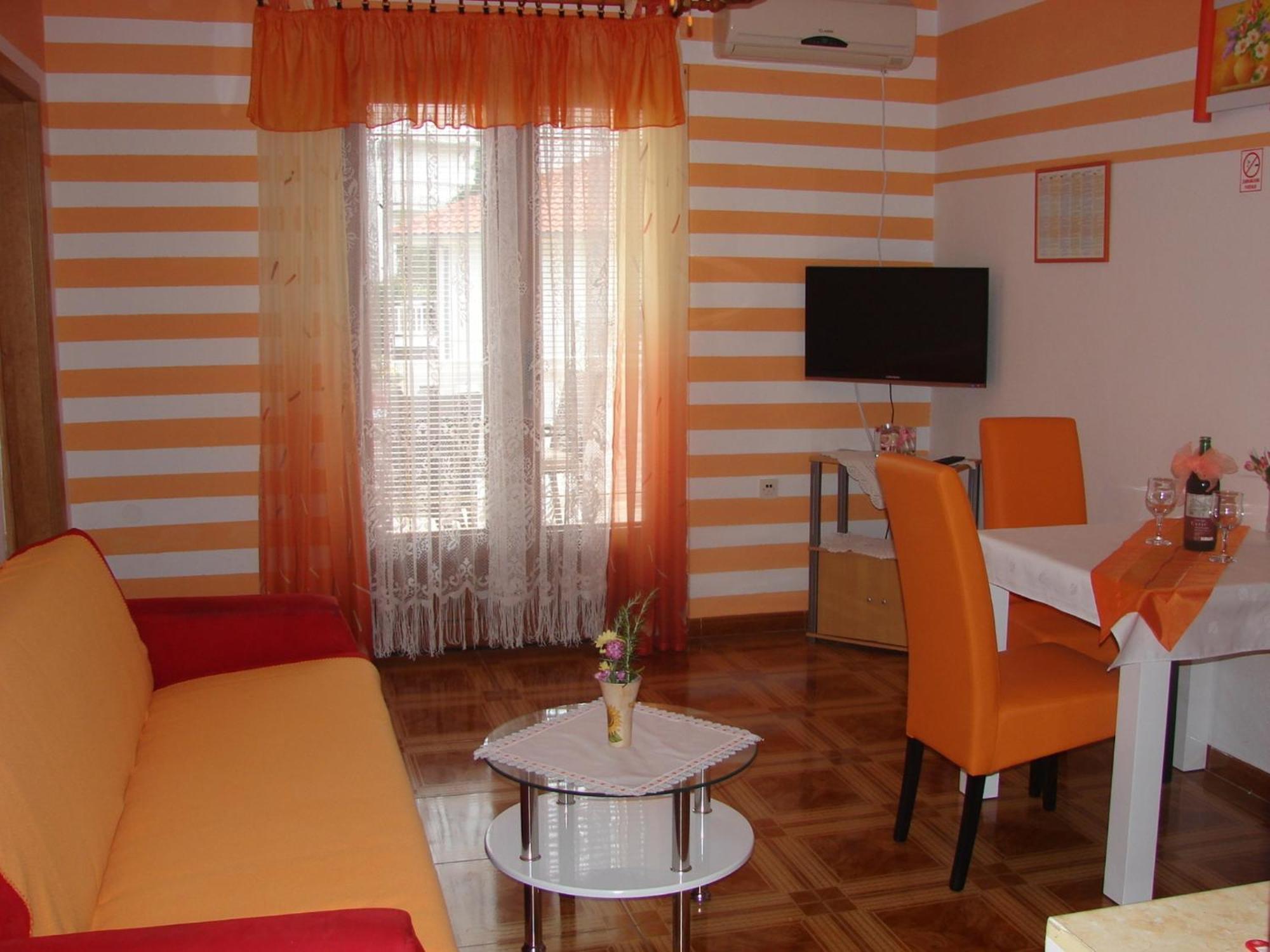 Apartmens Spiko 2 Hotel ฮวาร์ ภายนอก รูปภาพ