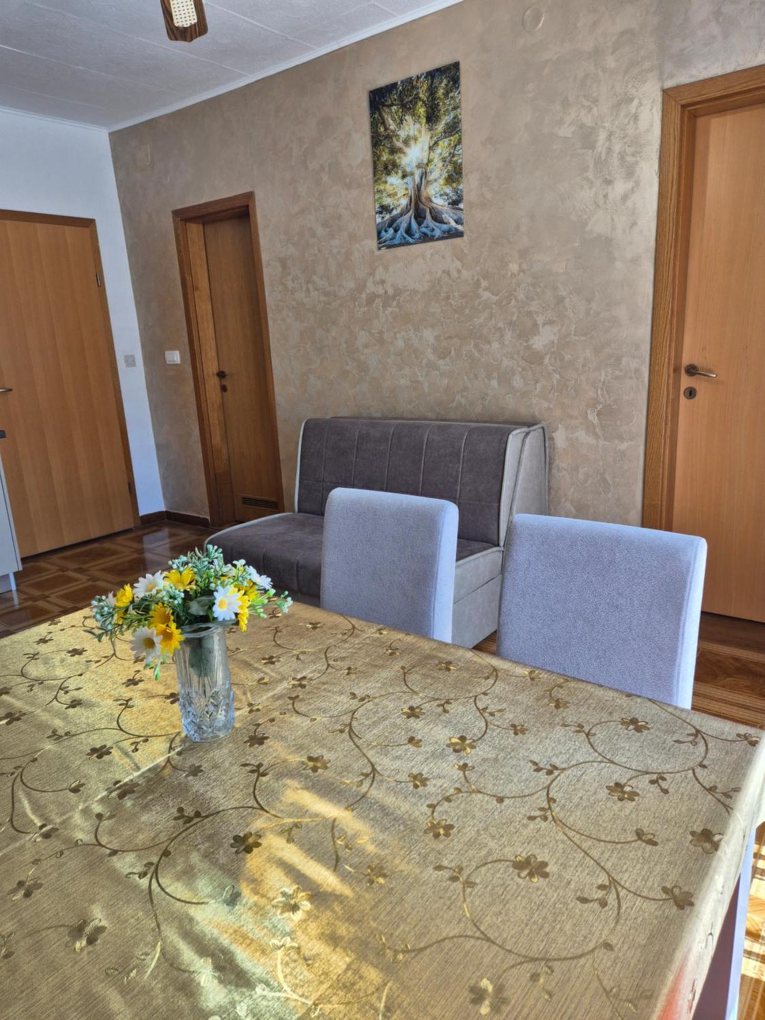Apartmens Spiko 2 Hotel ฮวาร์ ภายนอก รูปภาพ