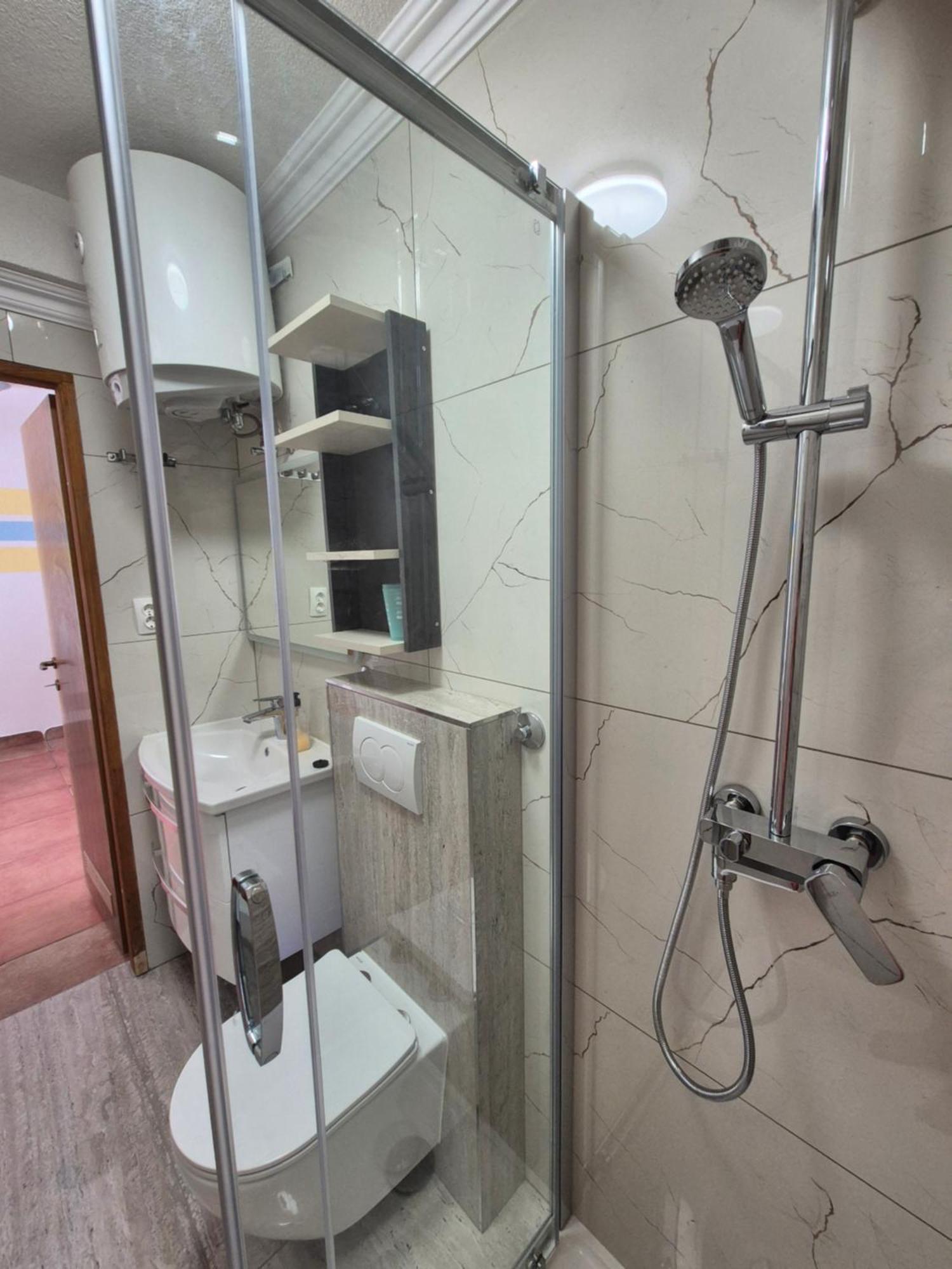Apartmens Spiko 2 Hotel ฮวาร์ ภายนอก รูปภาพ