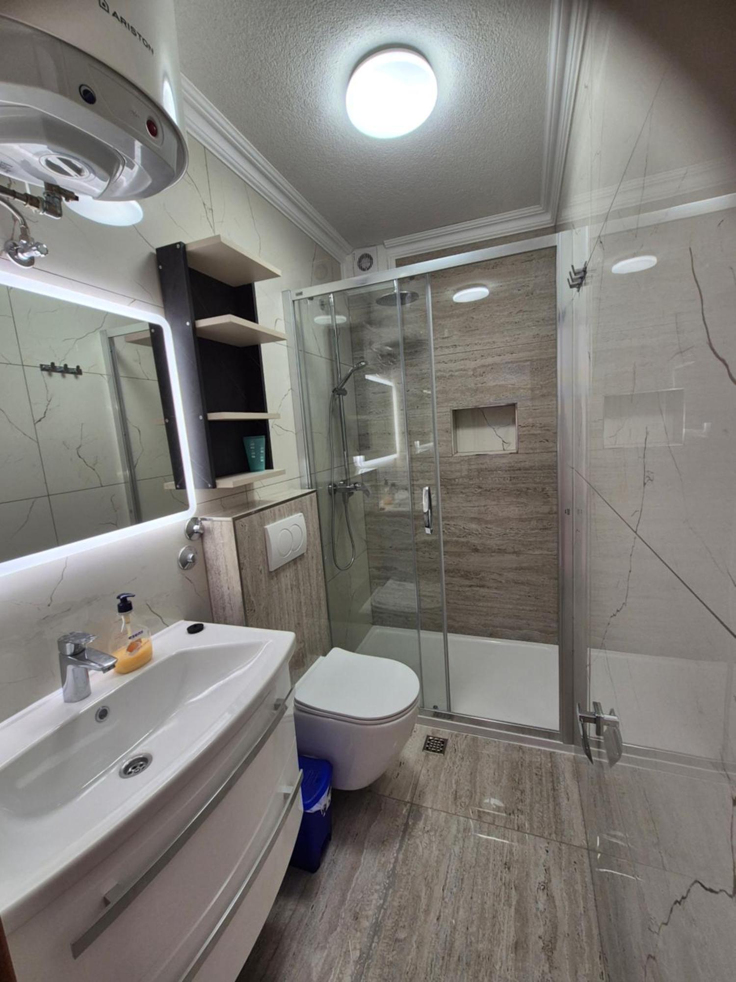 Apartmens Spiko 2 Hotel ฮวาร์ ภายนอก รูปภาพ
