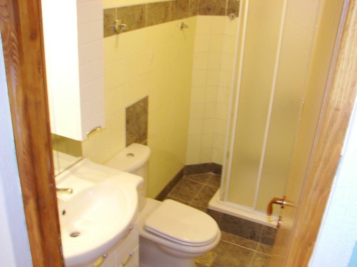 Apartmens Spiko 2 Hotel ฮวาร์ ภายนอก รูปภาพ