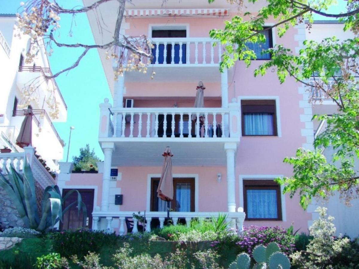 Apartmens Spiko 2 Hotel ฮวาร์ ภายนอก รูปภาพ